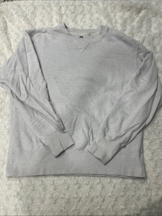 Uniqlo Other - Uniqlo Men's Crewneck Sweatshirt Light Gray